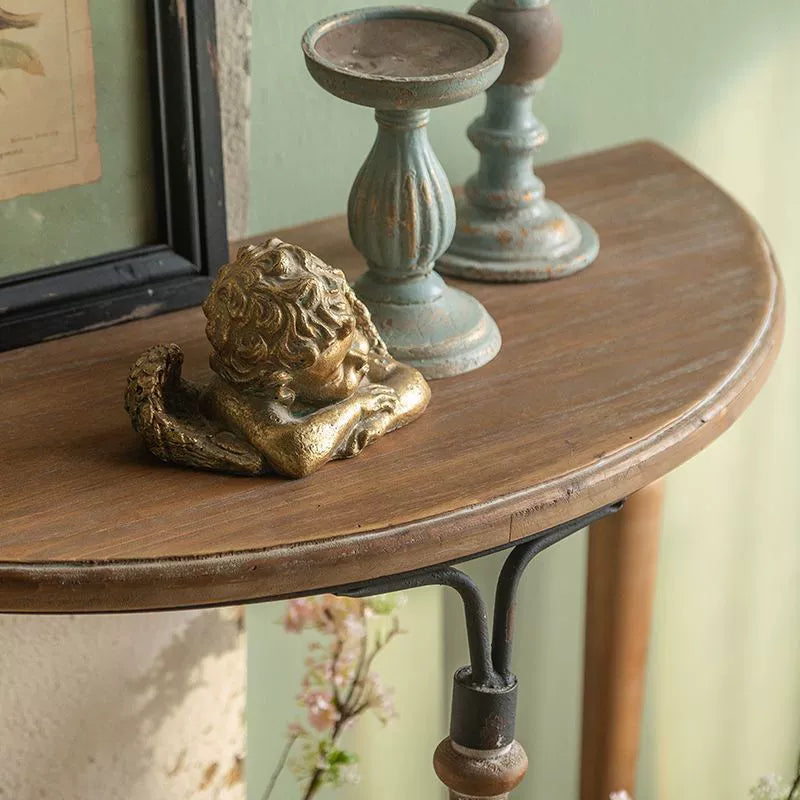 Traditional Round Table
