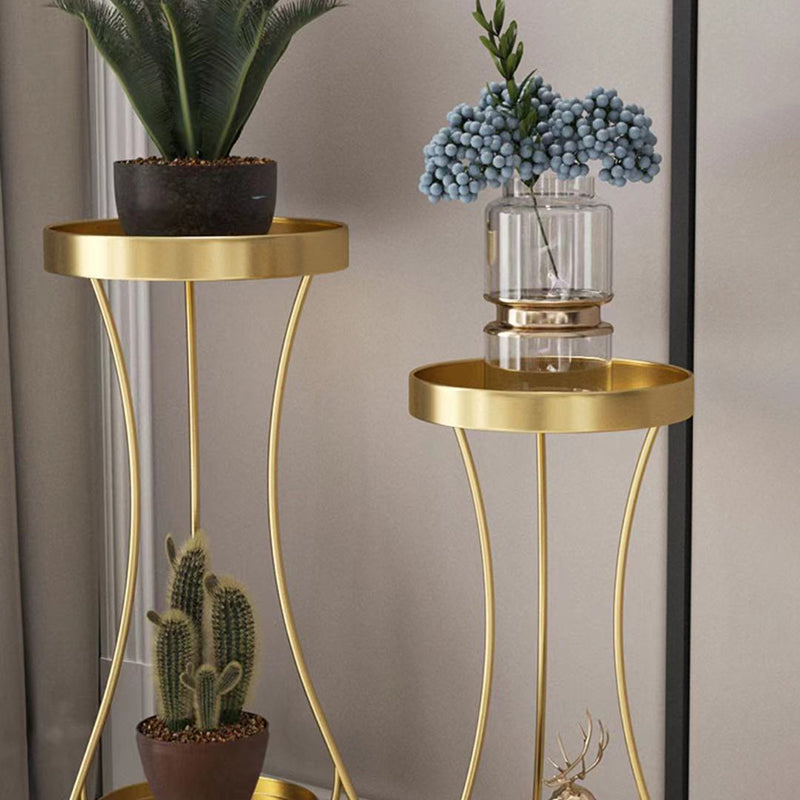 Minimalist Round Table