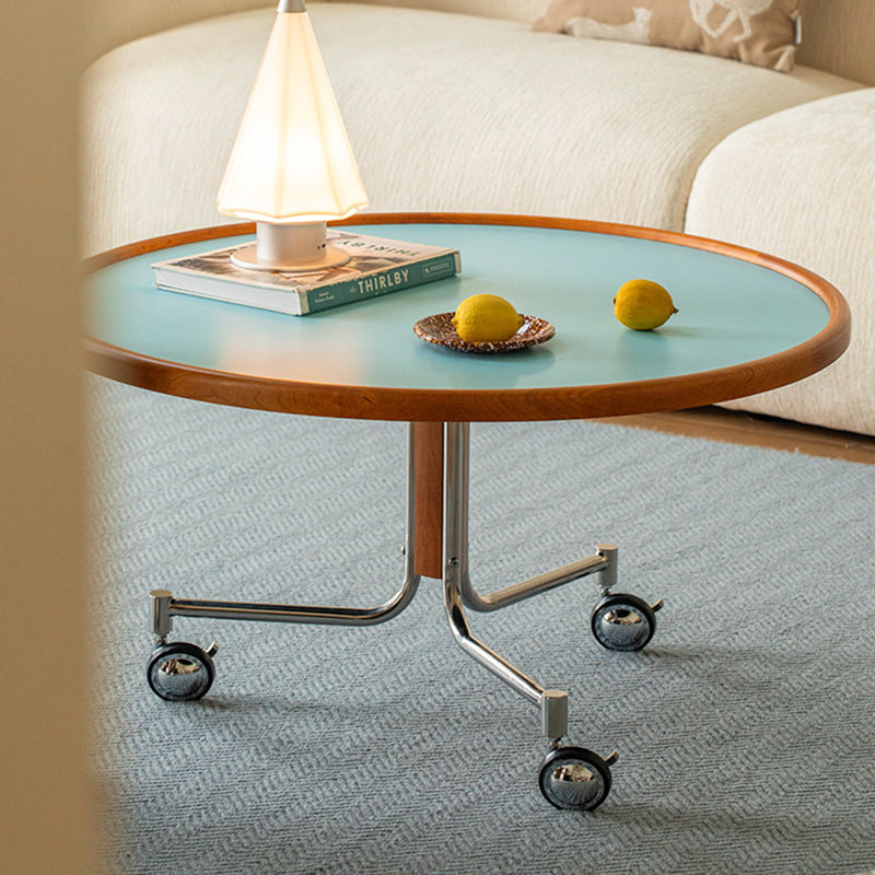 Traditional Round Coffee Table